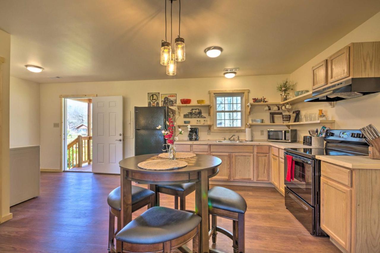 Cozy Bryson City Cabin 5 Miles To Downtown! 외부 사진