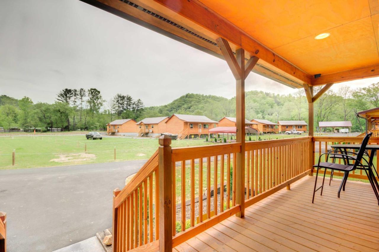 Cozy Bryson City Cabin 5 Miles To Downtown! 외부 사진